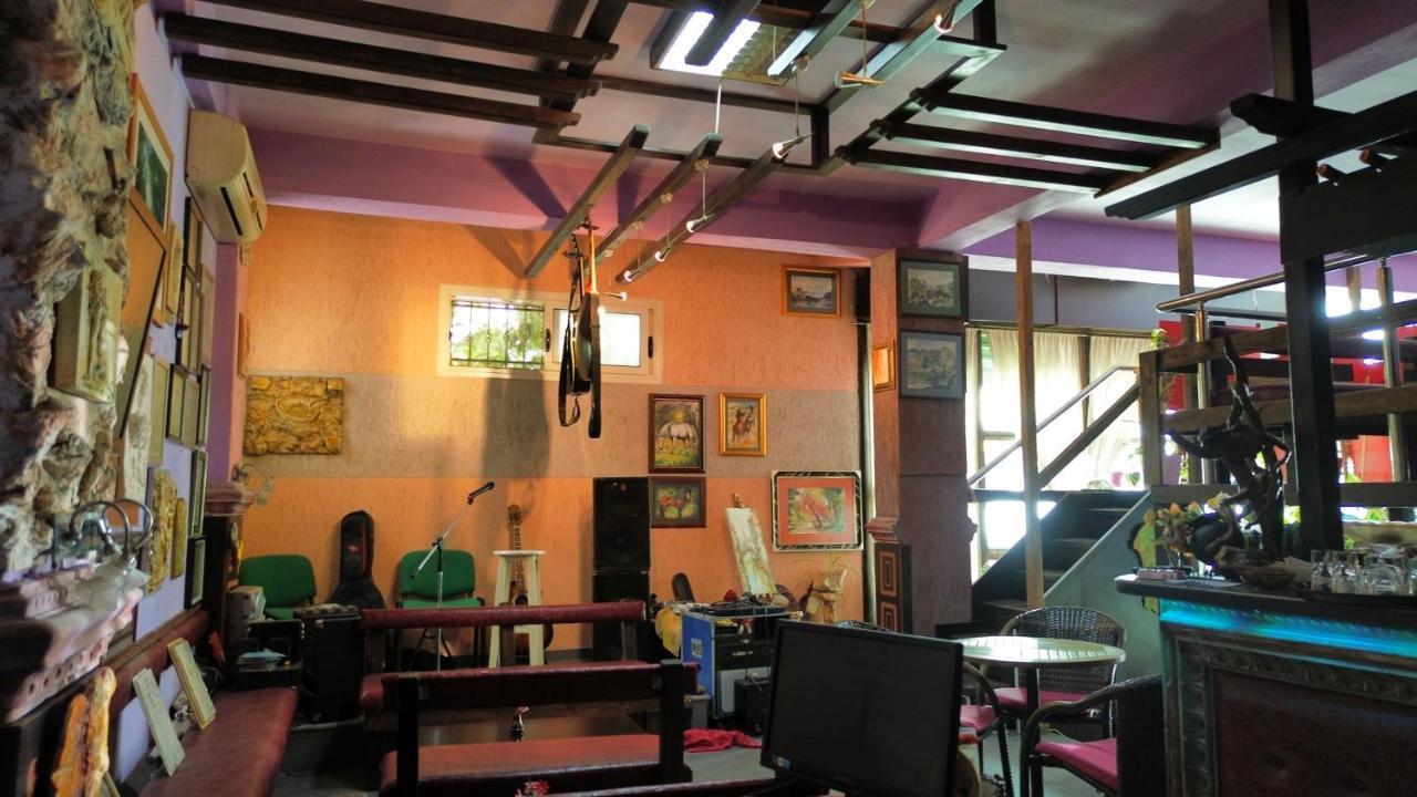 Vlorë 2 Kitarat Bb Bed & Breakfast エクステリア 写真