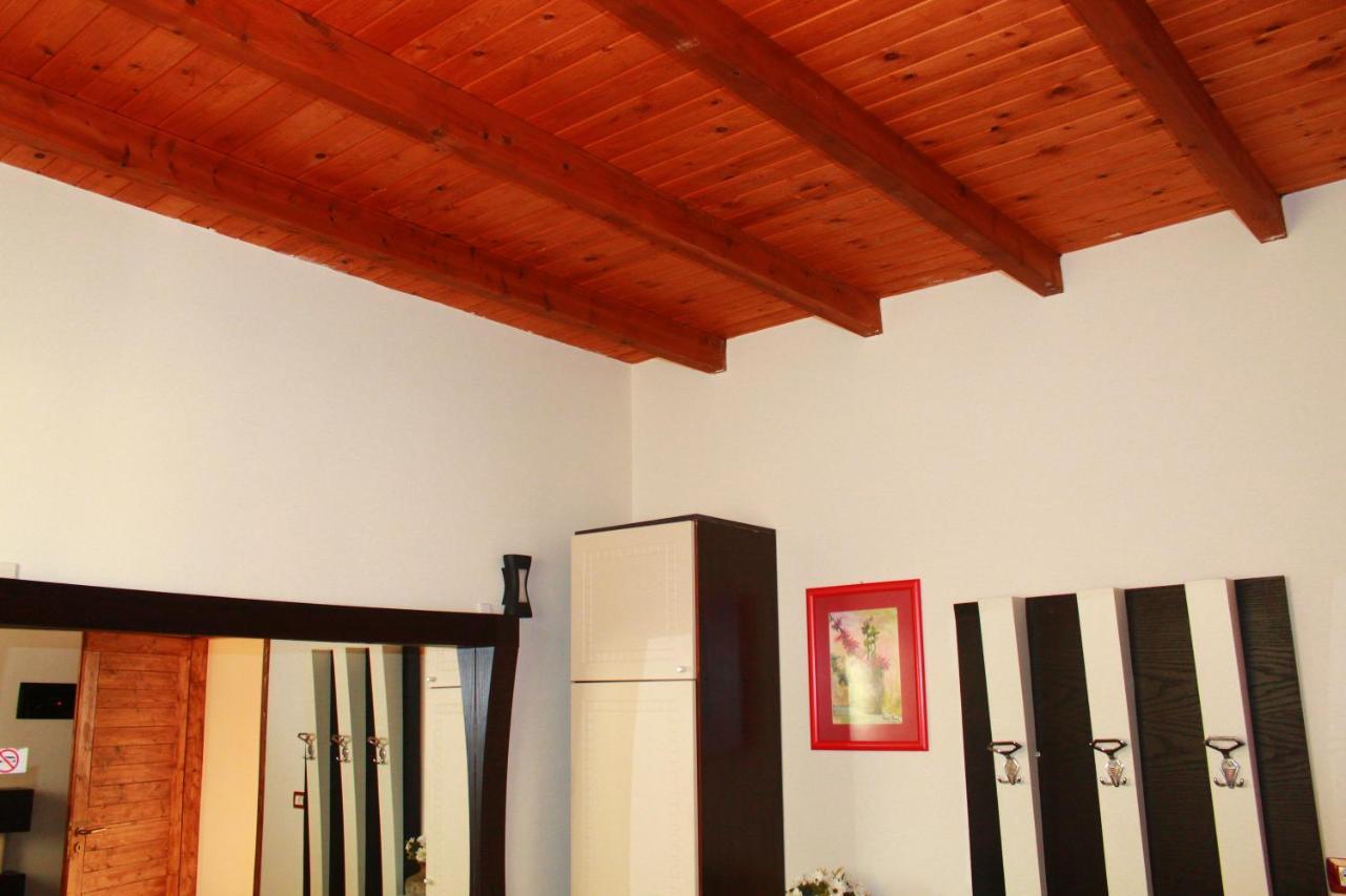 Vlorë 2 Kitarat Bb Bed & Breakfast エクステリア 写真