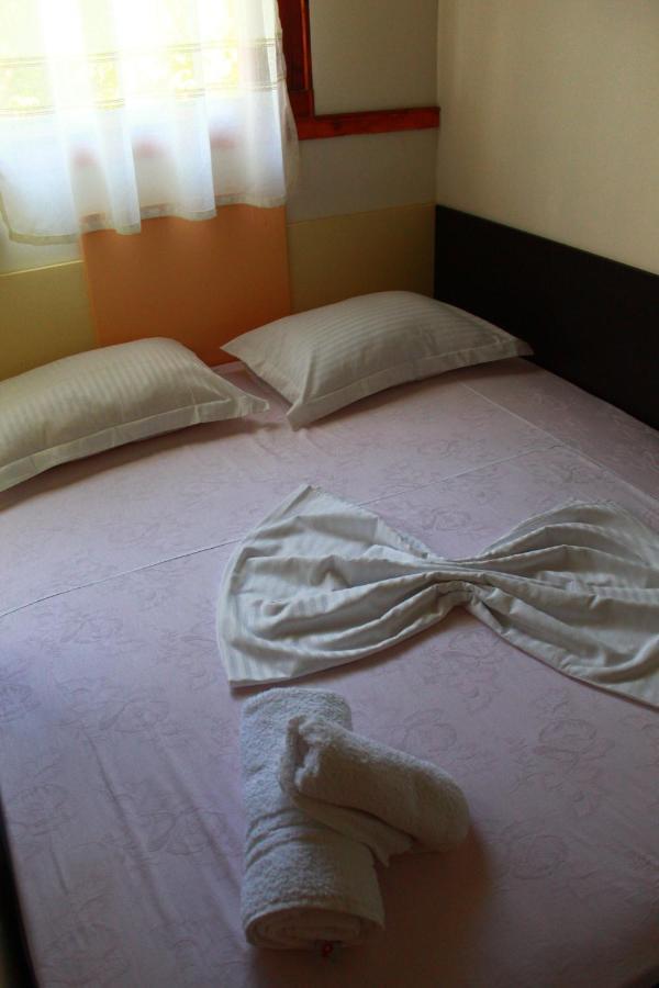 Vlorë 2 Kitarat Bb Bed & Breakfast エクステリア 写真