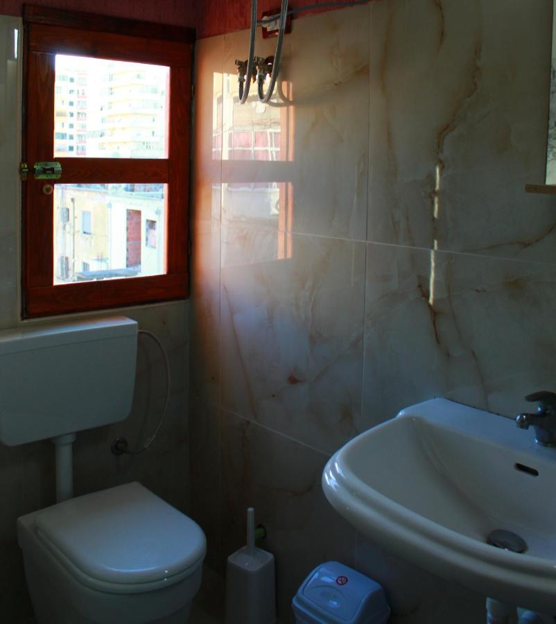 Vlorë 2 Kitarat Bb Bed & Breakfast エクステリア 写真